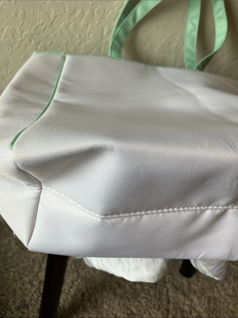 Clinique x Kate Spade White & Mint Lipstick Tote